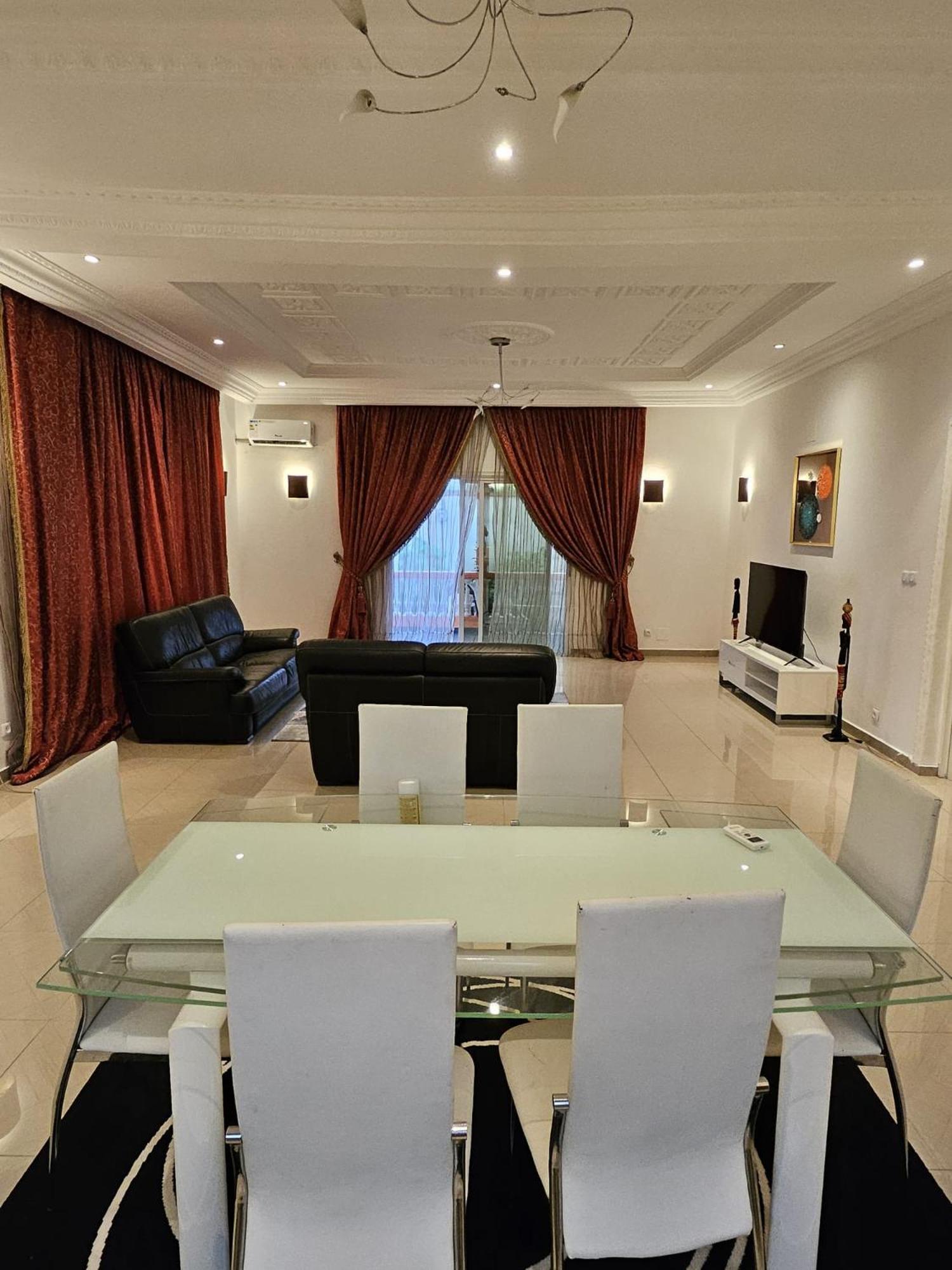 Octave'S Apt Pointe Noire Exterior foto