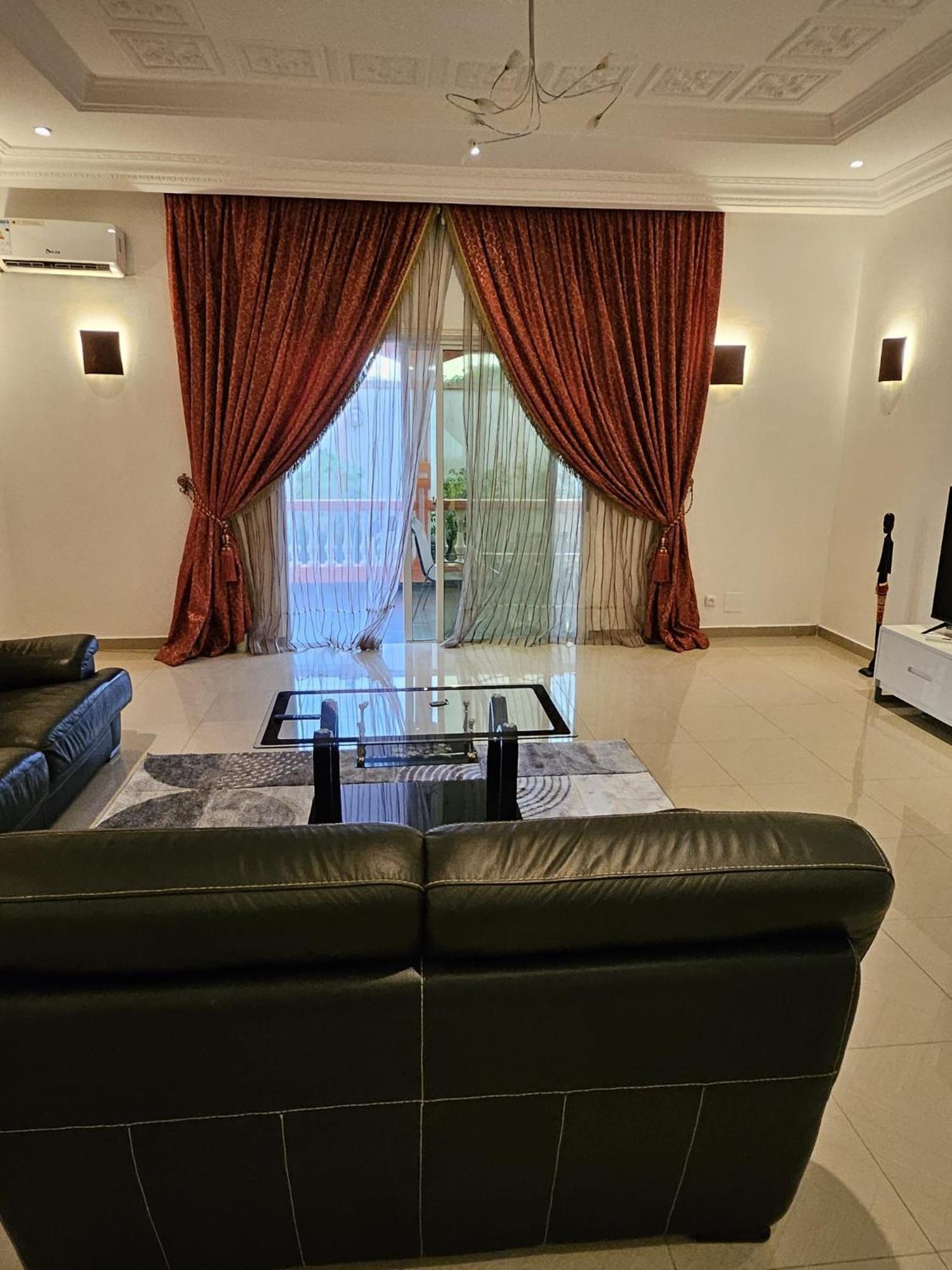 Octave'S Apt Pointe Noire Exterior foto